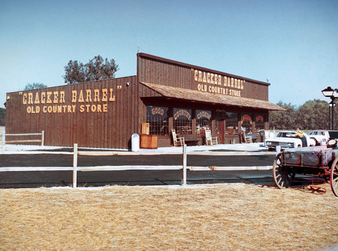 The first original Cracker Barrel was located at 401 TN-109, Lebanon, Tennessee, and opened September 19, 1969 (photo credit: cracerbarrel.com)